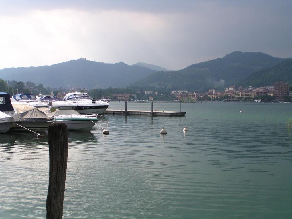 باراتِكو B&B Aria Di Lago المظهر الخارجي الصورة