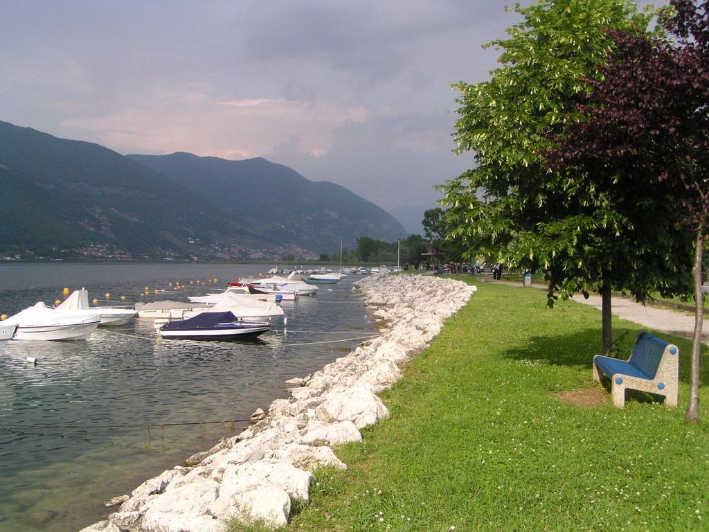 باراتِكو B&B Aria Di Lago المظهر الخارجي الصورة