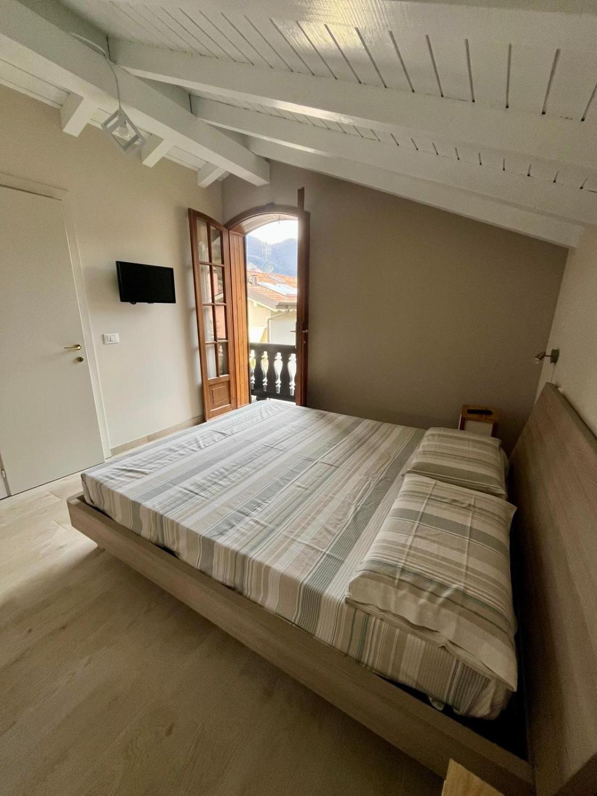 باراتِكو B&B Aria Di Lago المظهر الخارجي الصورة