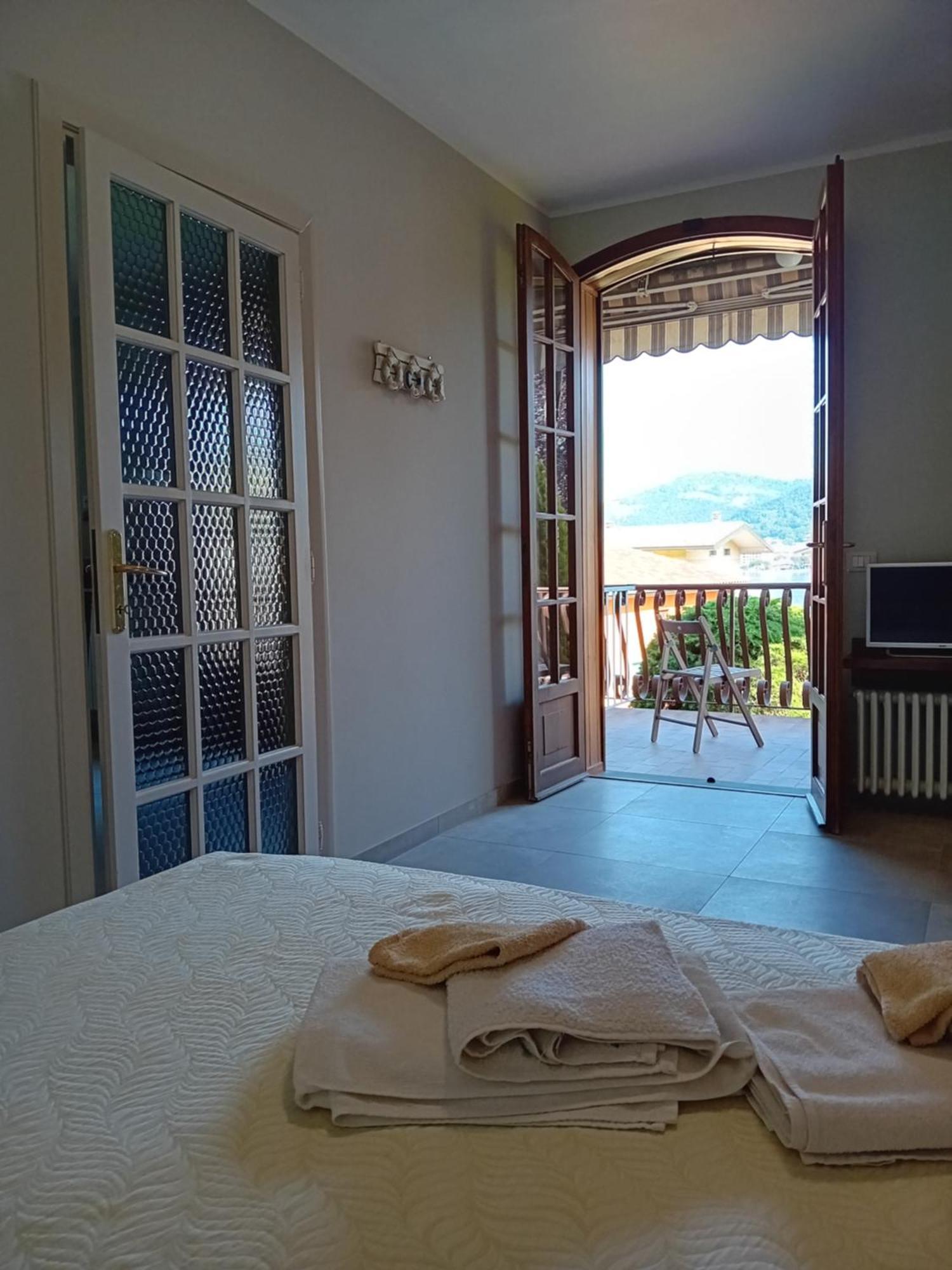 باراتِكو B&B Aria Di Lago المظهر الخارجي الصورة